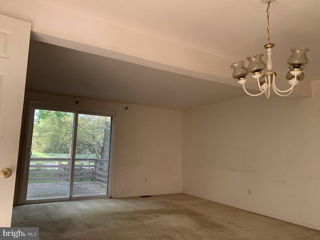 Image 2 of property listing at 115 HAPSBURG CT, Parkville, MD 21234