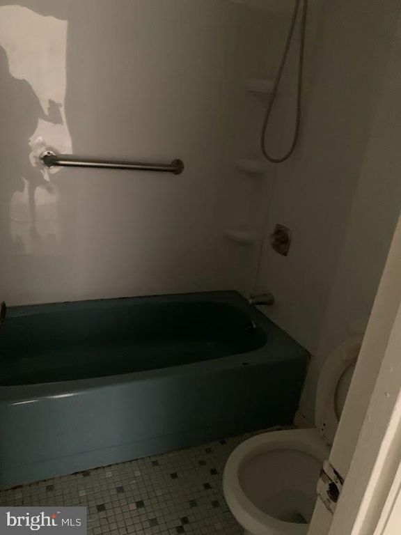 Image 6 of property listing at 115 HAPSBURG CT, Parkville, MD 21234