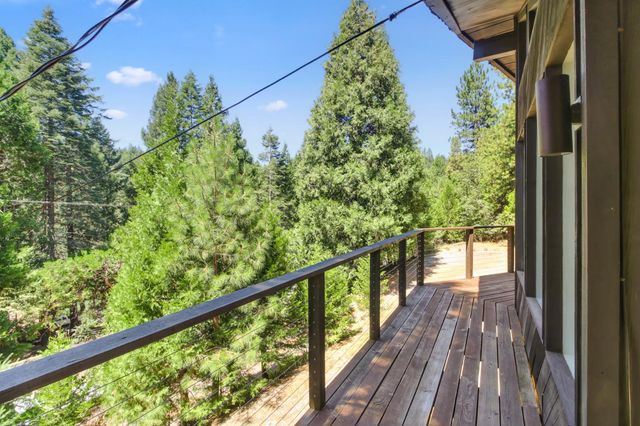 7115 Lakewood Dr, Pollock Pines, CA 95726