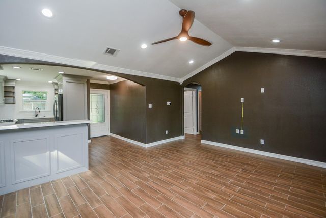 12315 Maxim Drive, Houston, TX 77065