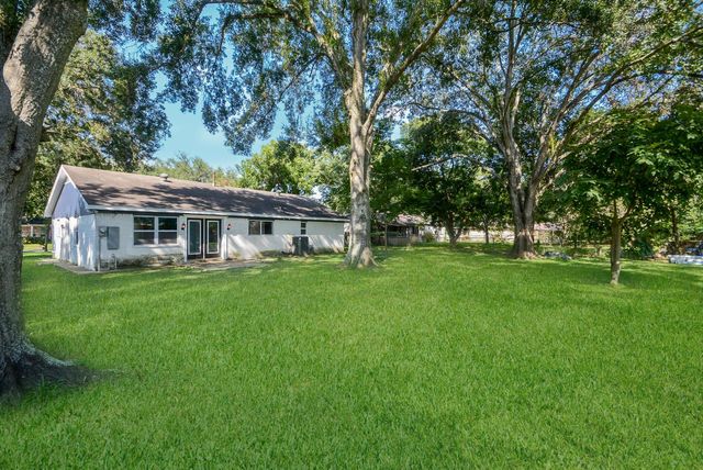 12315 Maxim Drive, Houston, TX 77065