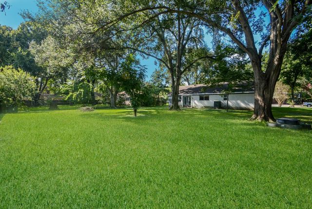 12315 Maxim Drive, Houston, TX 77065