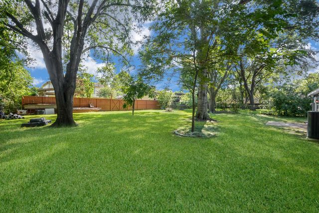 12315 Maxim Drive, Houston, TX 77065