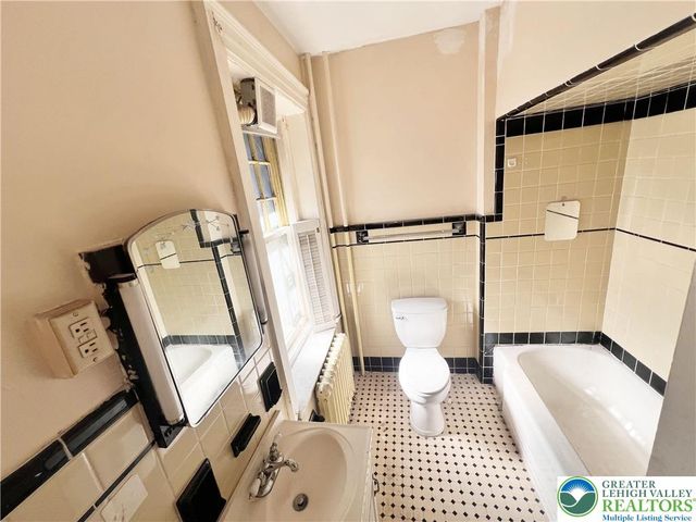 226 13th Street 3, Easton, PA 18042