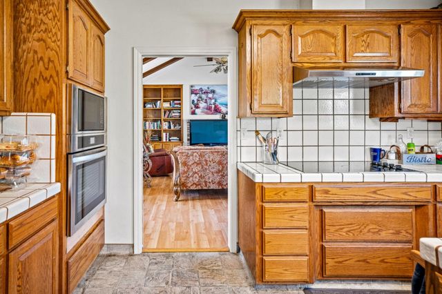 18430 Meadow Ridge Road, Prunedale, CA 93907