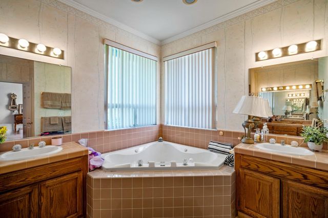 18430 Meadow Ridge Road, Prunedale, CA 93907