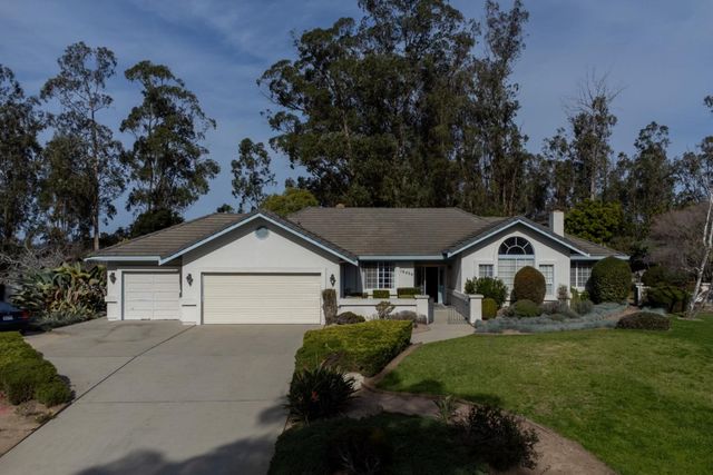 18430 Meadow Ridge Road, Prunedale, CA 93907