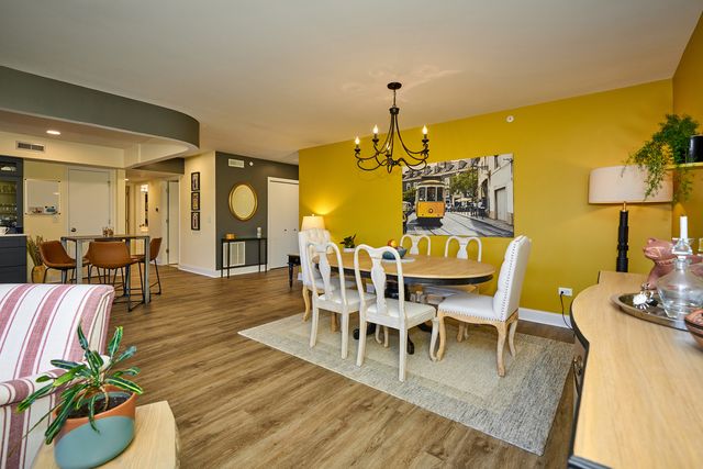 740 Creekside Drive 510, Mount Prospect, IL 60056