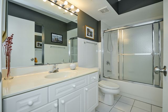 740 Creekside Drive 510, Mount Prospect, IL 60056