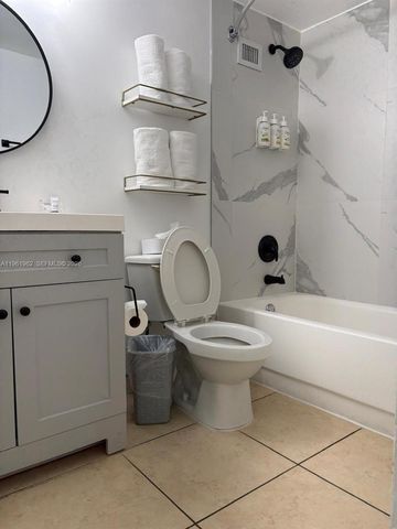 19201 Collins Ave 820, Sunny Isles Beach, FL 33160