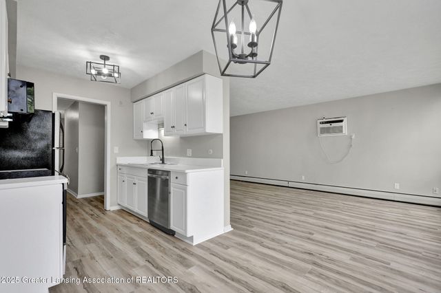 1043 Kimberly Drive, 11, Lansing, MI 48912