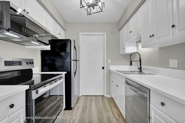 1043 Kimberly Drive, 11, Lansing, MI 48912