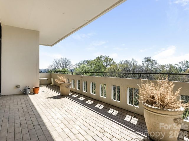 2633 Richardson Drive 8B, Charlotte, NC 28211