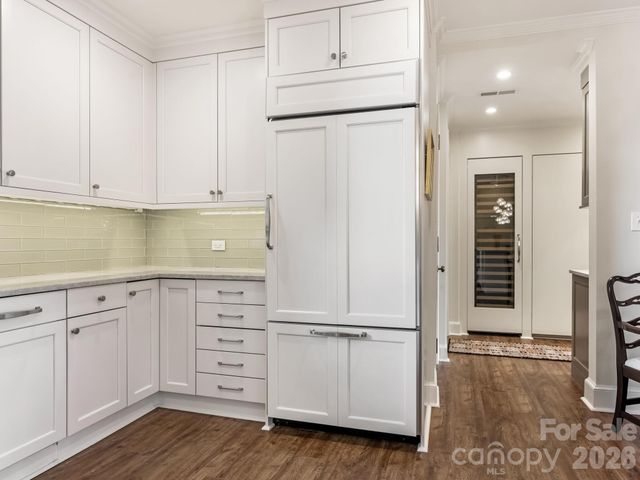 2633 Richardson Drive 8B, Charlotte, NC 28211