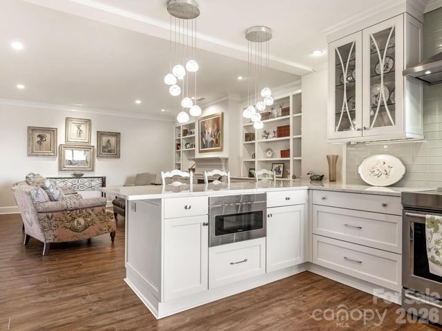 2633 Richardson Drive 8B, Charlotte, NC 28211