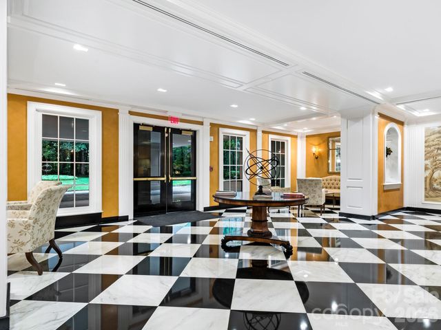 2633 Richardson Drive 8B, Charlotte, NC 28211