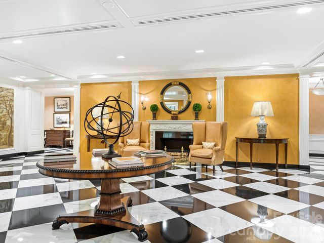 2633 Richardson Drive 8B, Charlotte, NC 28211