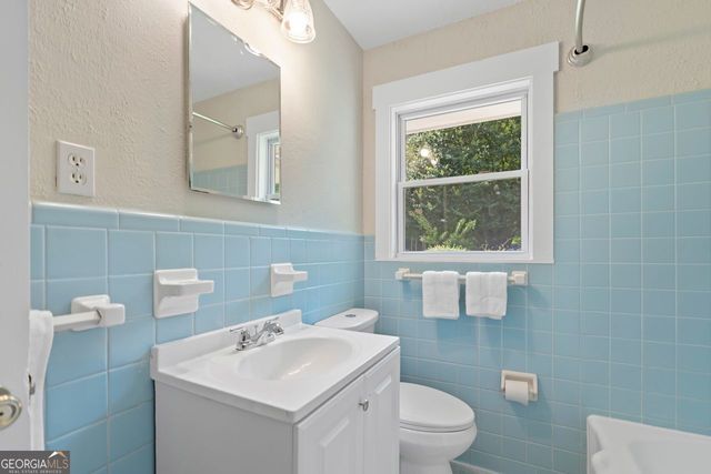 2483 Hunting Valley Drive, Decatur, GA 30033