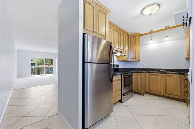 120 Lehane Terrace 202, North Palm Beach, FL 33408