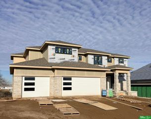 9920 Laramie Street, Papillion, NE 68046