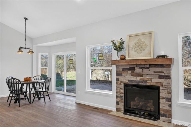 7460 Village Court, Springfield Charter Township, MI 48350