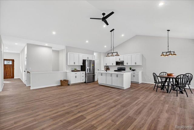 7460 Village Court, Springfield Charter Township, MI 48350