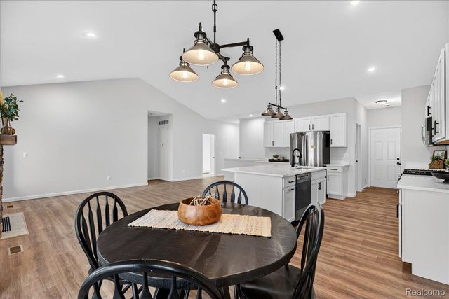 7460 Village Court, Springfield Charter Township, MI 48350