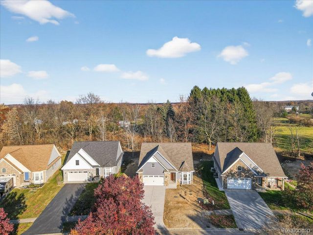 7460 Village Court, Springfield Charter Township, MI 48350