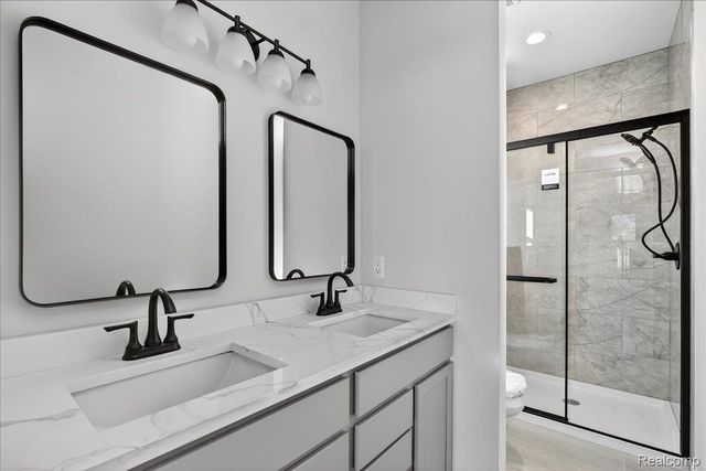 7460 Village Court, Springfield Charter Township, MI 48350