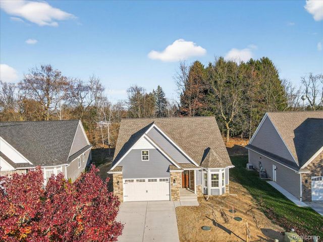 7460 Village Court, Springfield Charter Township, MI 48350