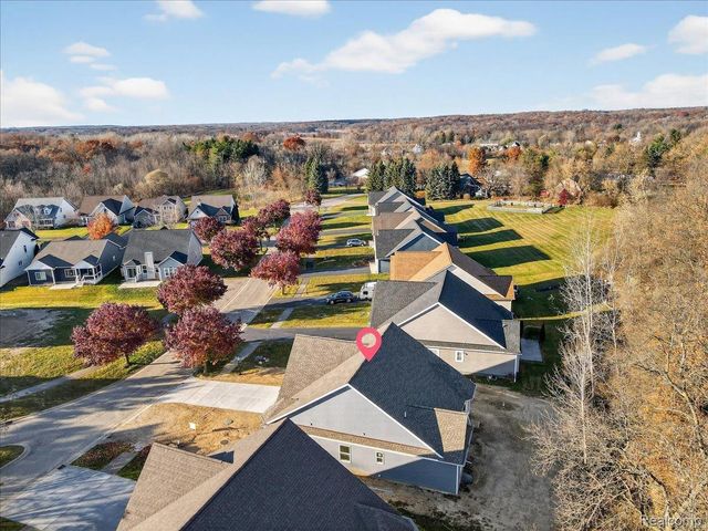 7460 Village Court, Springfield Charter Township, MI 48350