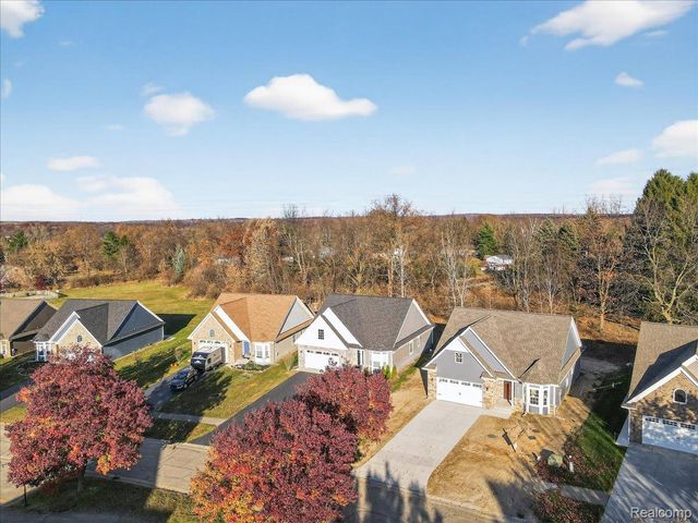 7460 Village Court, Springfield Charter Township, MI 48350