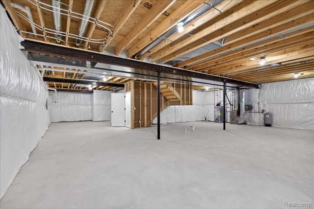 7460 Village Court, Springfield Charter Township, MI 48350