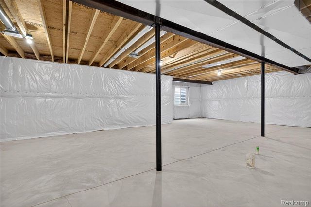 7460 Village Court, Springfield Charter Township, MI 48350