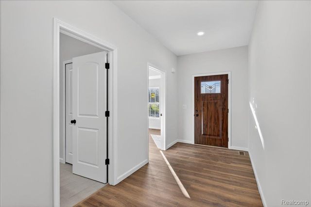 7460 Village Court, Springfield Charter Township, MI 48350