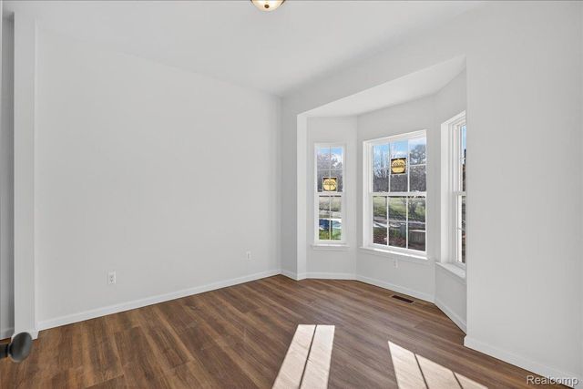 7460 Village Court, Springfield Charter Township, MI 48350