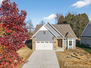 7460 Village Court, Springfield Charter Township, MI 48350