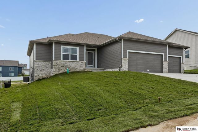 12007 S 109th Street, Papillion, NE 68046