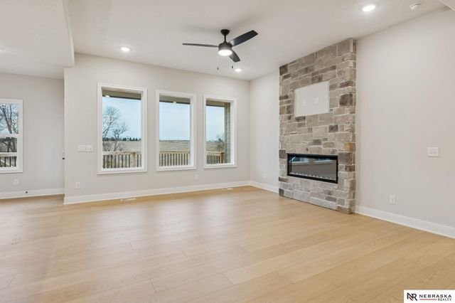 12007 S 109th Street, Papillion, NE 68046