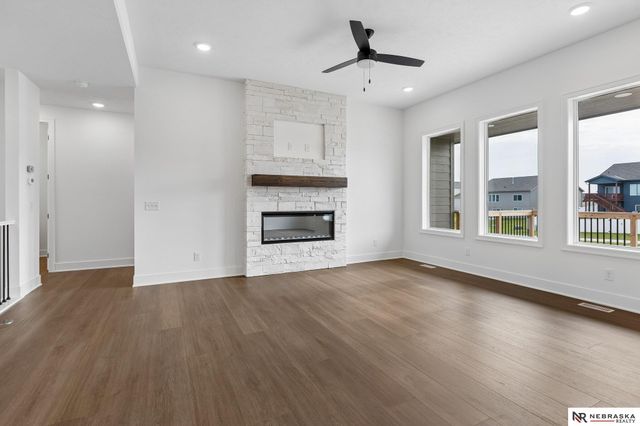 12007 S 109th Street, Papillion, NE 68046