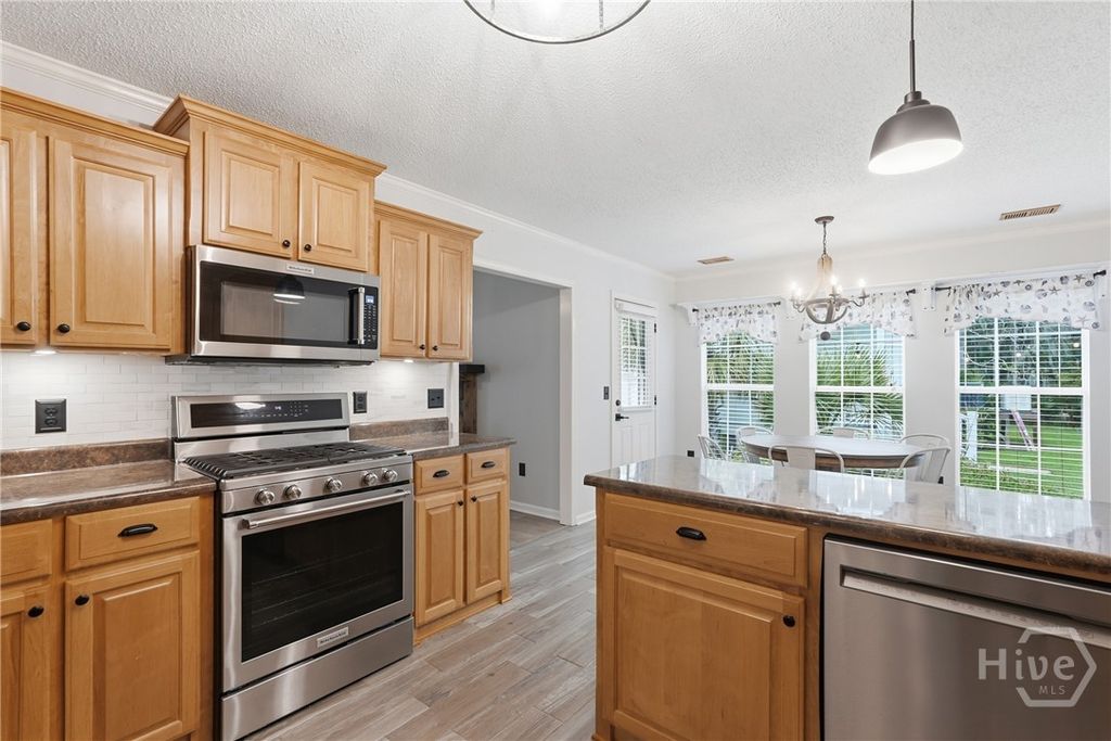 Image 12 of property listing at 126 Holcomb Street, Savannah, GA 31406