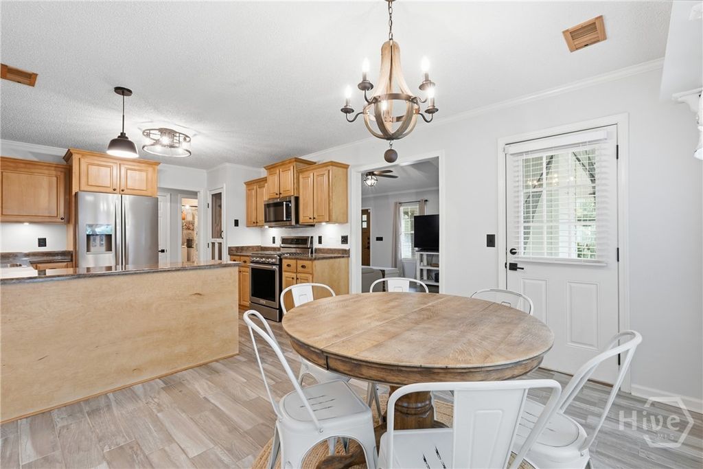 Image 14 of property listing at 126 Holcomb Street, Savannah, GA 31406