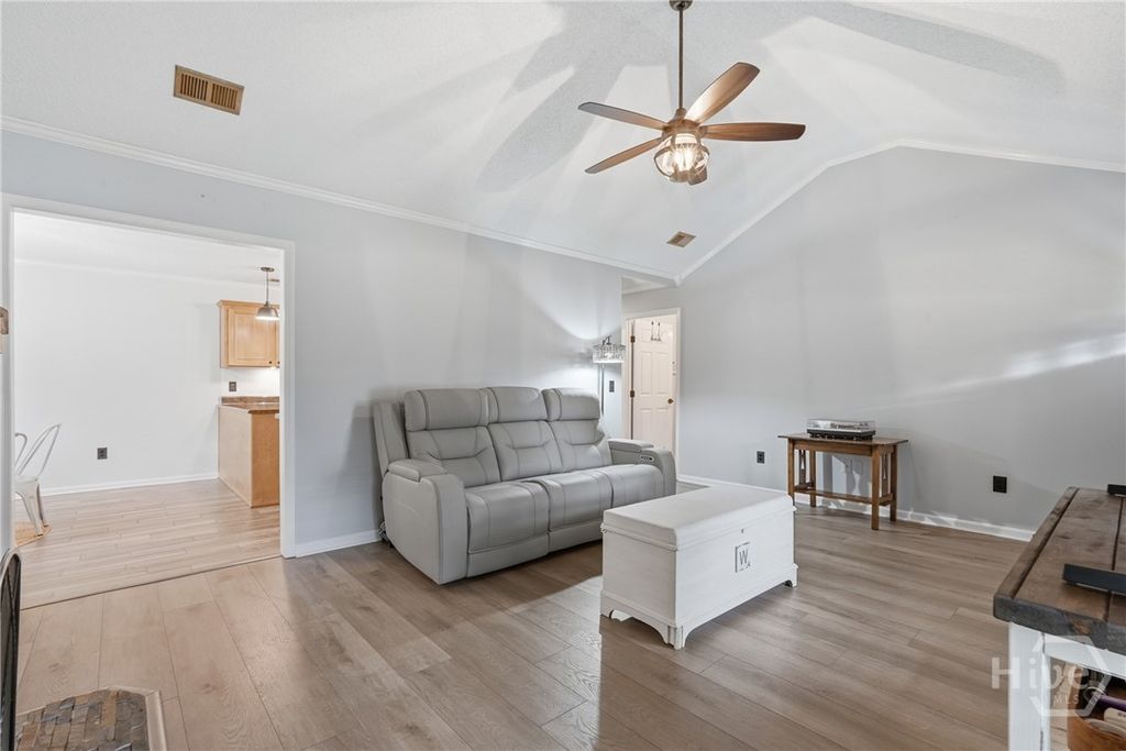 Image 6 of property listing at 126 Holcomb Street, Savannah, GA 31406