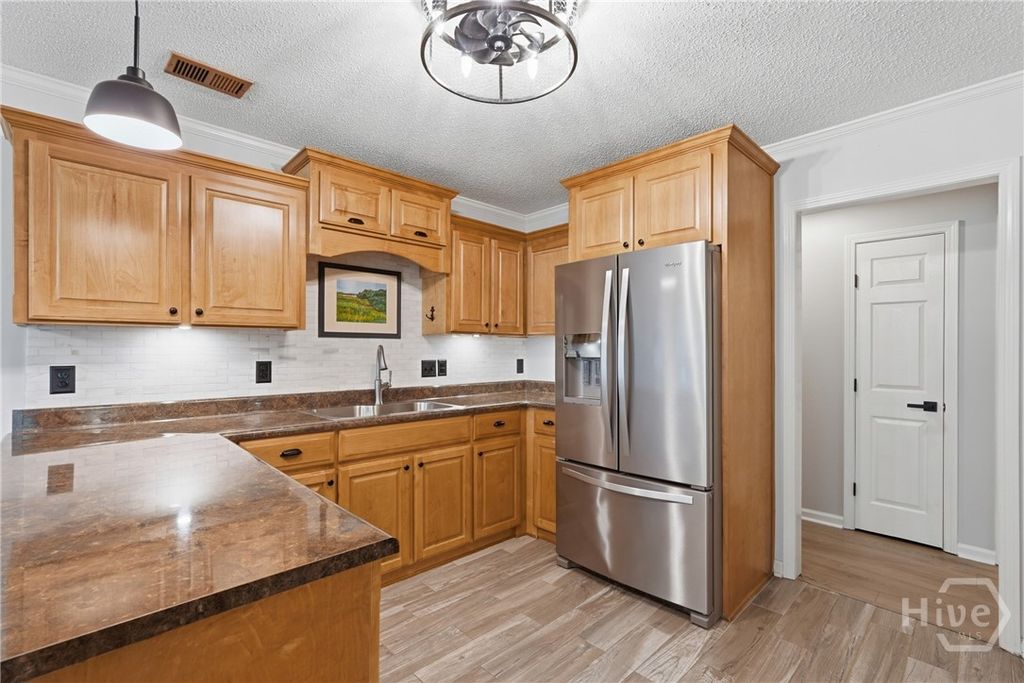 Image 9 of property listing at 126 Holcomb Street, Savannah, GA 31406