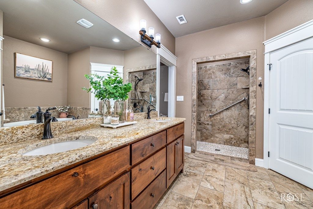 Image 17 of property listing at 2009 Silver Creek Court, San Angelo, TX 76904