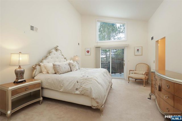 8 Union Hill Road, Denville Township, NJ 07834