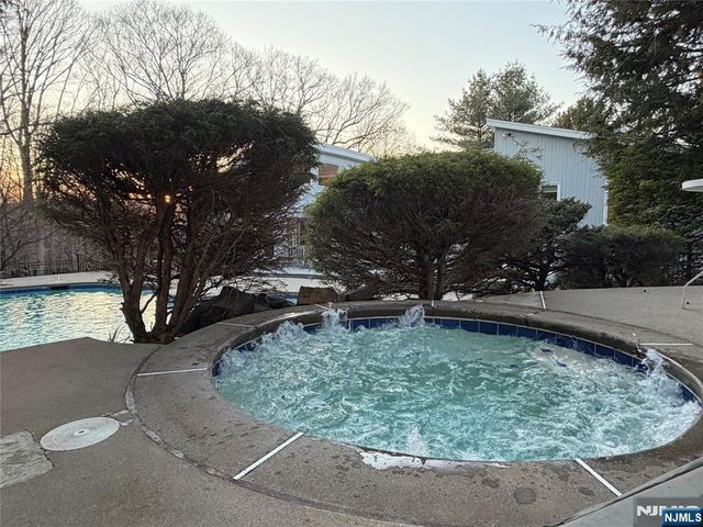 8 Union Hill Road, Denville Township, NJ 07834