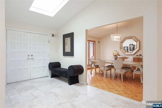 8 Union Hill Road, Denville Township, NJ 07834