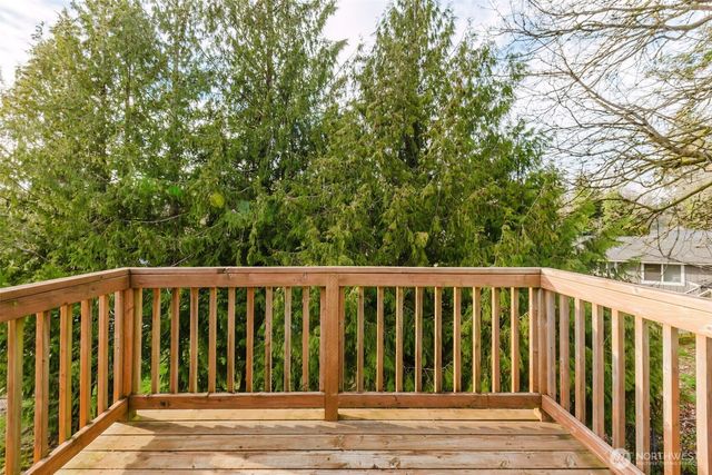 6844 NE Helena Court, Bremerton, WA 98311