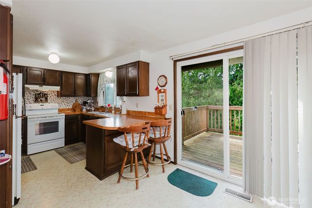 6844 NE Helena Court, Bremerton, WA 98311